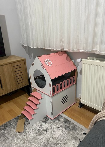 Pastel Pembe Kedi Evi ve Oyun Alanı - Görsel 3