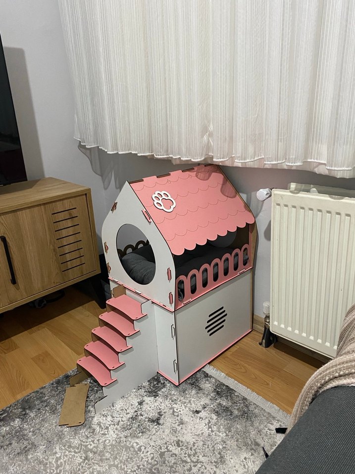 Pastel Pembe Kedi Evi ve Oyun Alanı - Görsel 3