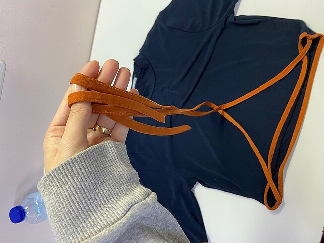 Bel bağlamalı crop - Görsel 3