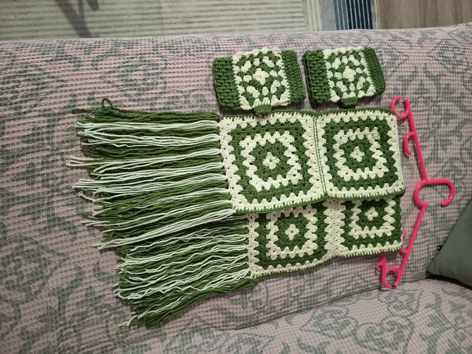 Yeşil krem motif el örgüsü  eldiven sıfır ürün - Görsel 2