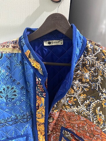 Zara Kapitone Mont