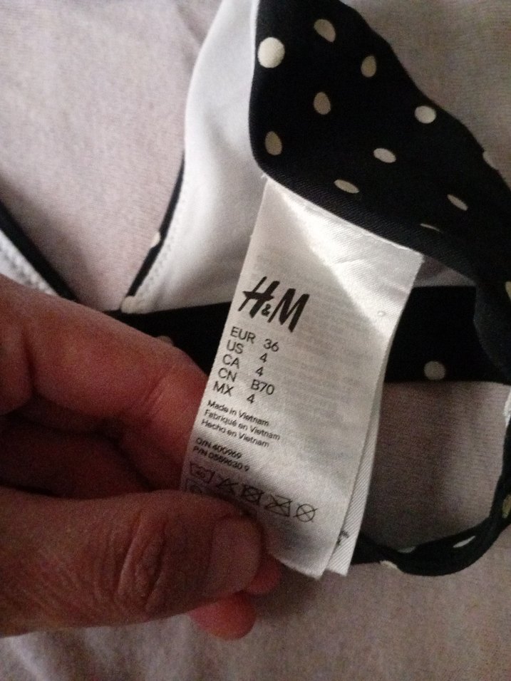 Puantiyeli Siyah Dolgusux Üçgen Bikini Üstü - Görsel 2