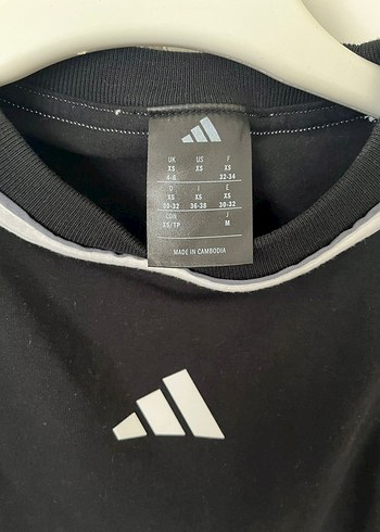 xs Beden ADİDAS Siyah Yüksek Yakalı Crop Top