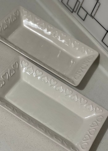 Kalp Desenli Beyaz Dikdörtgen Tabaklar - Görsel 2