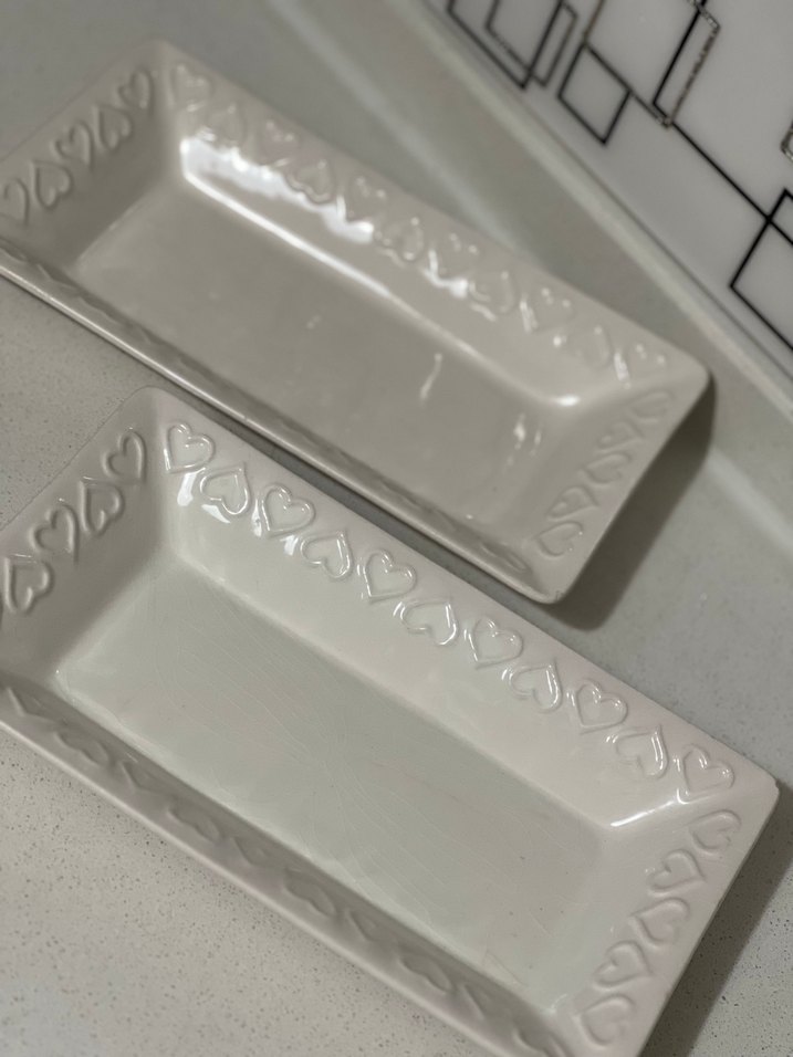 Kalp Desenli Beyaz Dikdörtgen Tabaklar - Görsel 2