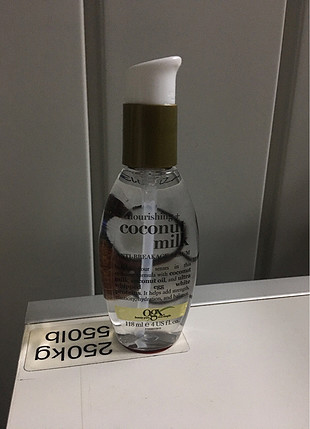 Ogx Coconut sütlü bakım yağo