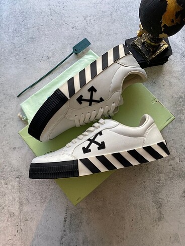 Off-White Off white Vulcanized