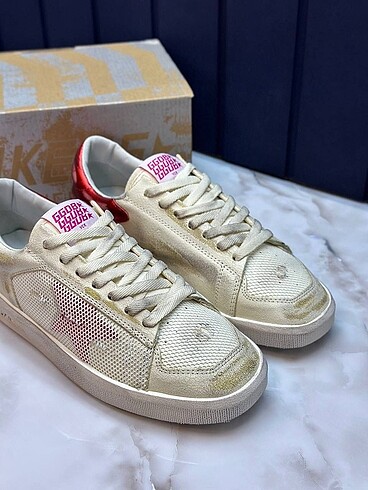 Golden Goose Deluxe golden goose