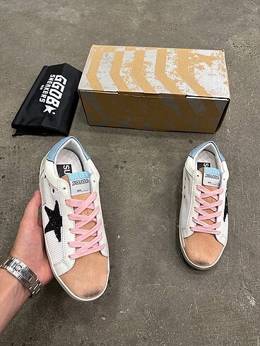 Golden Goose Deluxe golden goose
