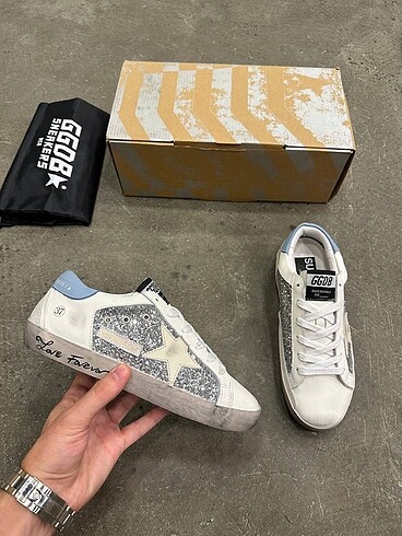 Golden Goose Deluxe golden goose