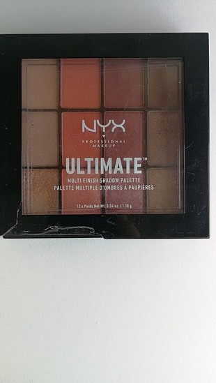 Nyx Ultimate Multi Finish far paleti