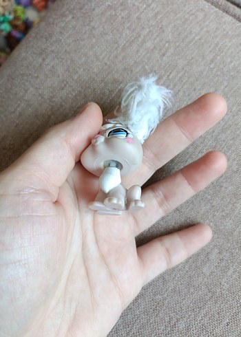Beden Renk Beyaz Peluş Kulaklı Action Figure