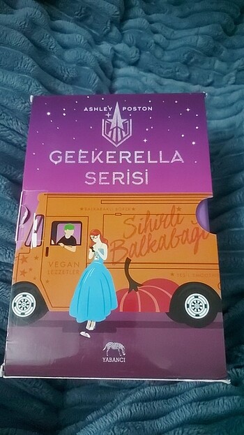  Geekerella serisi/ Ashley Poston