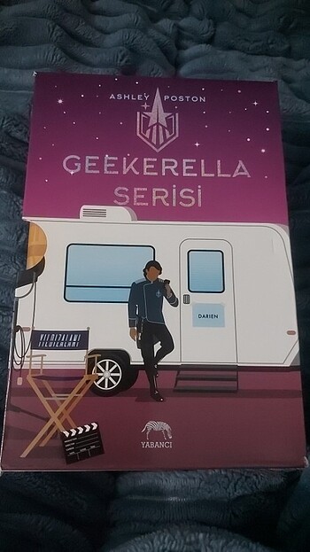  Beden Renk Geekerella serisi/ Ashley Poston