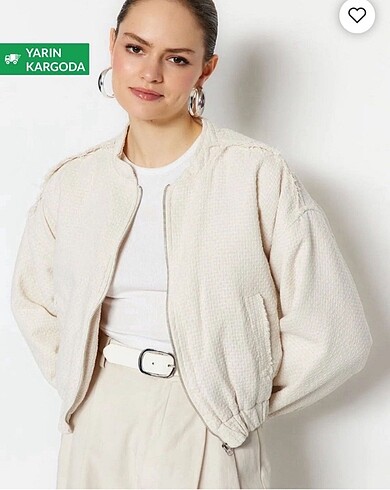Trendyolmilla ekru bomber ceket