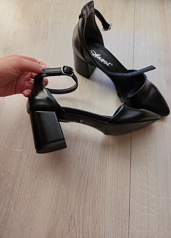 36 Beden Siyah kısa topuklu ayakkabı