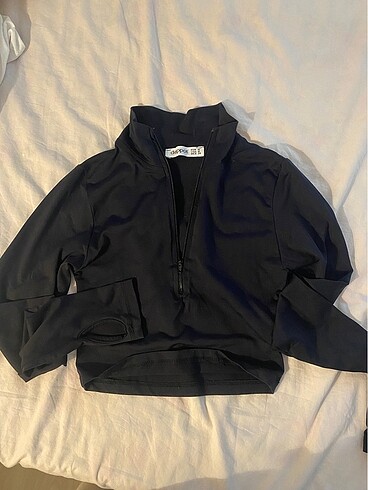 H&M Siyah Fermuarlı Parmak geçirmeli Crop