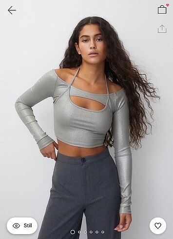 Pull and Bear boyundan bağlama detaylı gümüş crop