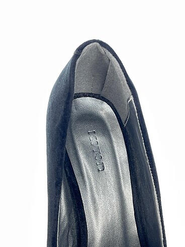 37 Beden siyah Renk Koton Platform %70 İndirimli.
