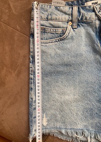 Gri Bol Kesim Mini Denim Şort - Görsel 9