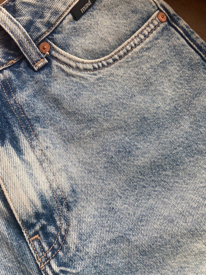 Gri Bol Kesim Mini Denim Şort - Görsel 2