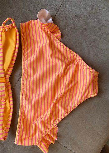 Turuncu Çizgili Kız Bikini Takımı - Görsel 4