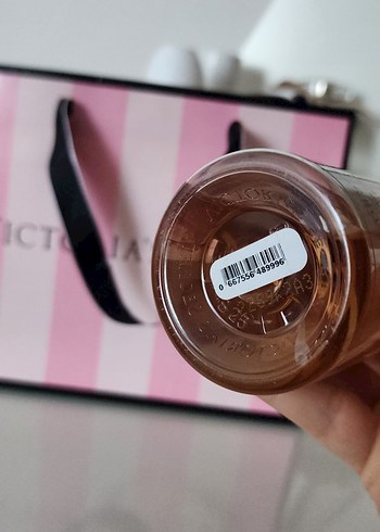 Victoria's Secret Bare Vanilla Kadın Parfümü - Görsel 3