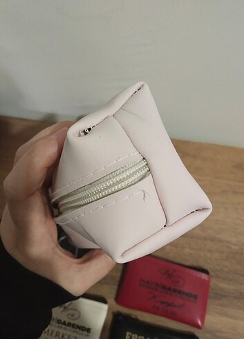 cüzdanlar görüldü gibi yuvarlak siyah olanın fermuari bozuktur - Görsel 4