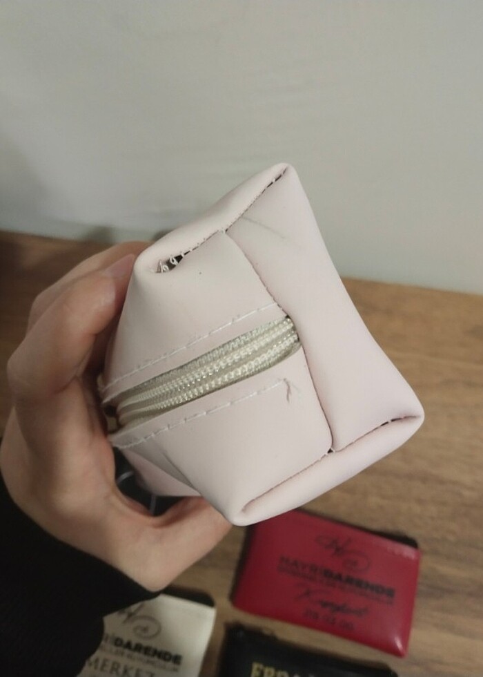 cüzdanlar görüldü gibi yuvarlak siyah olanın fermuari bozuktur - Görsel 4