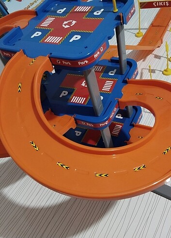 Beden 3 katlı otopark 39 parçasi mevcut birbirine geçen kisimlarinda b