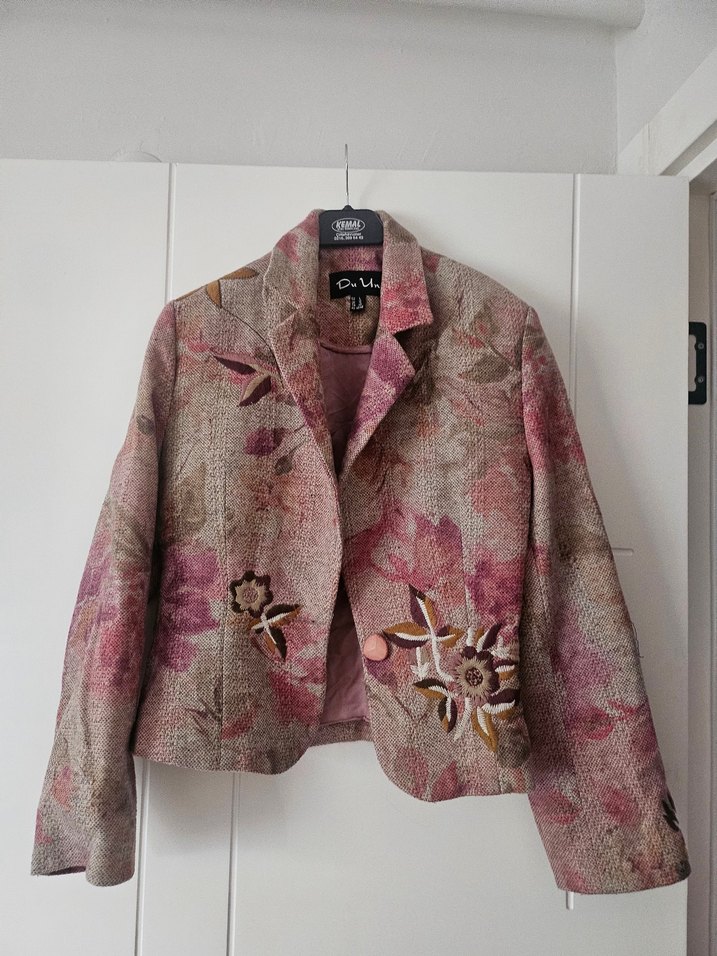 Pembe Gri Çiçek Desenli Uzun Hamile Kabanı - Görsel 4