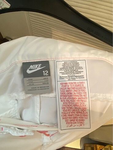 36 Beden beyaz Renk Nike şort