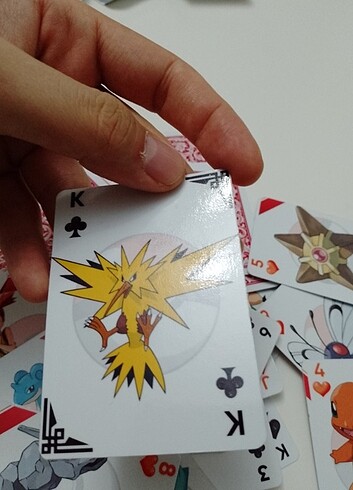 Diğer Pokémon İskambil Kartı seti