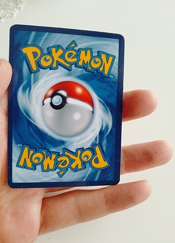 1 adet Pokemon kartı