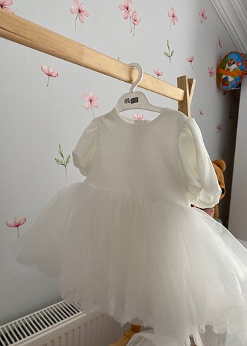 Kız Çocuk Beyaz Kısa Kollu Fırfırlı Elbise