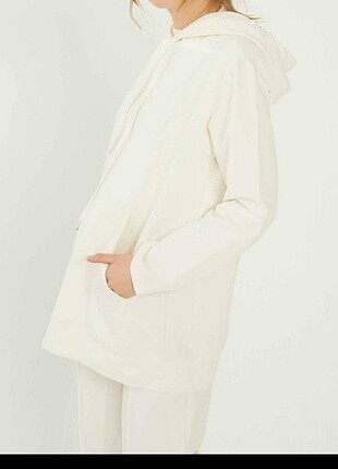 Ekru rengi sweatshirt 