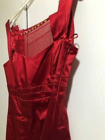 40 Beden Kırmızı saten elbise