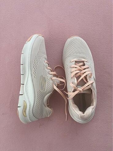 Skechers spor ayakkabı