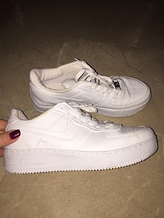 Beyaz Nike spor ayakkabı