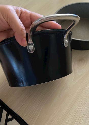 Beden siyah Renk Siyah ve Gri Çelik Saplı Tencere Seti