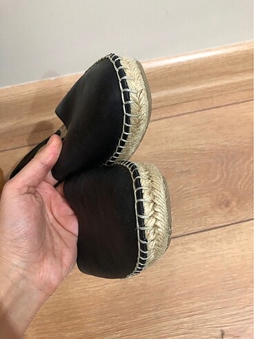 38 Beden siyah Renk 38 Numara Zara Sandalet