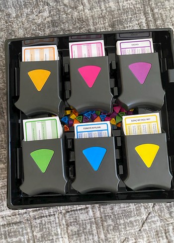 Trivial Pursuit 2000'ler Genel Kültür Oyunu - Görsel 3