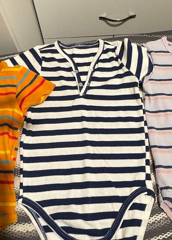 Lilabio marka Çizgili Bebek Kız V Yaka Kısa Kollu Body - Görsel 3