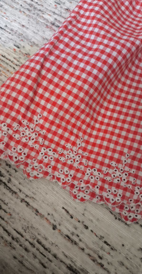 Nakışlı Fırfırlı Kırmızı Kız Elbisesi - Görsel 2