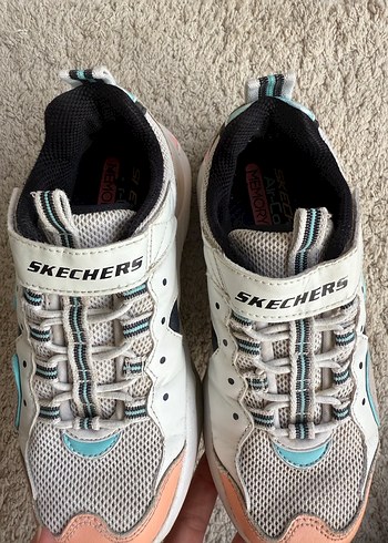 31 Beden Skechers kız çocuk ayakkabısı