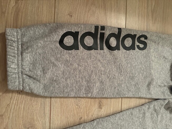 9 Yaş Beden Adidas eşofman altı