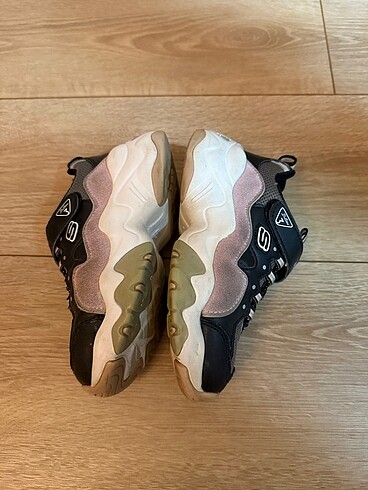29 Beden Skechers kız çocuk spor ayakkabısı