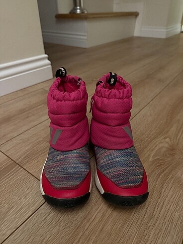 Adidas kız çocuk bot