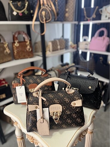 Guess askılı çanta