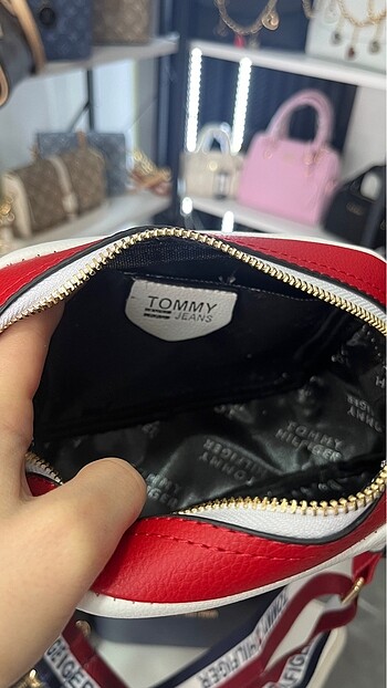 Beden Tommy Hilfiger askılı çanta